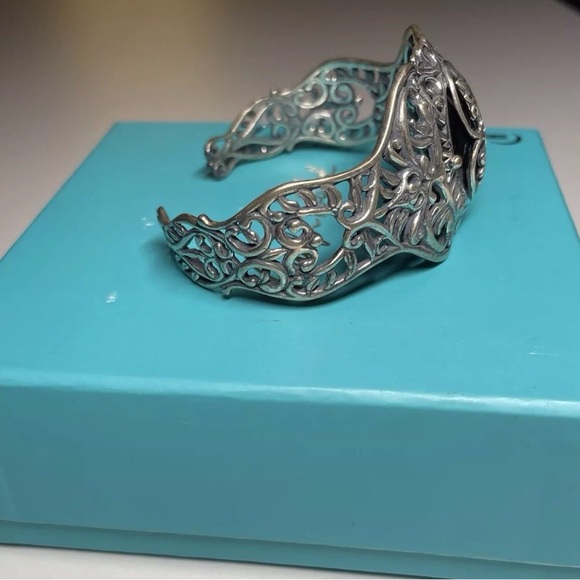 Carolyn Pollack Elegant Sterling Silver Filigree Women's Cuff Bracelet - Picture 2 of 13